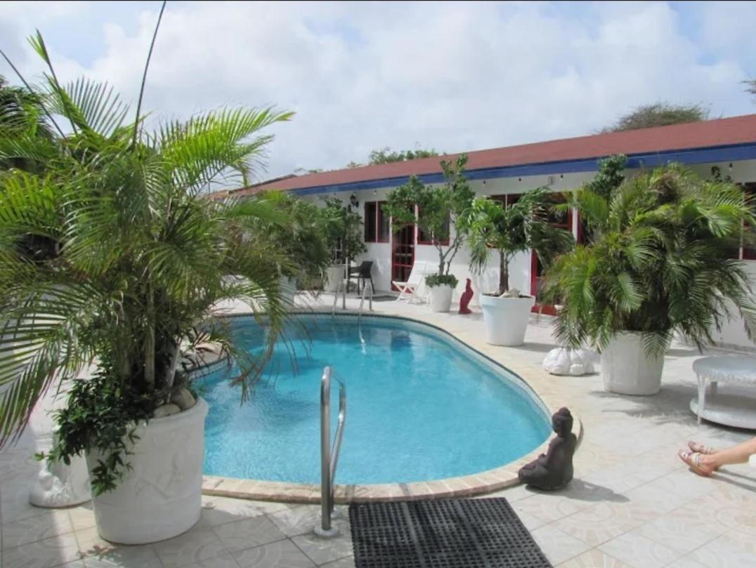 Palmita Hotel Hostel Oranjestad Exteriér fotografie
